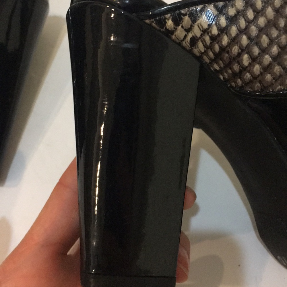 NWOT Kenneth Cole Faux Snake Skin Heels - Picture 5 of 6